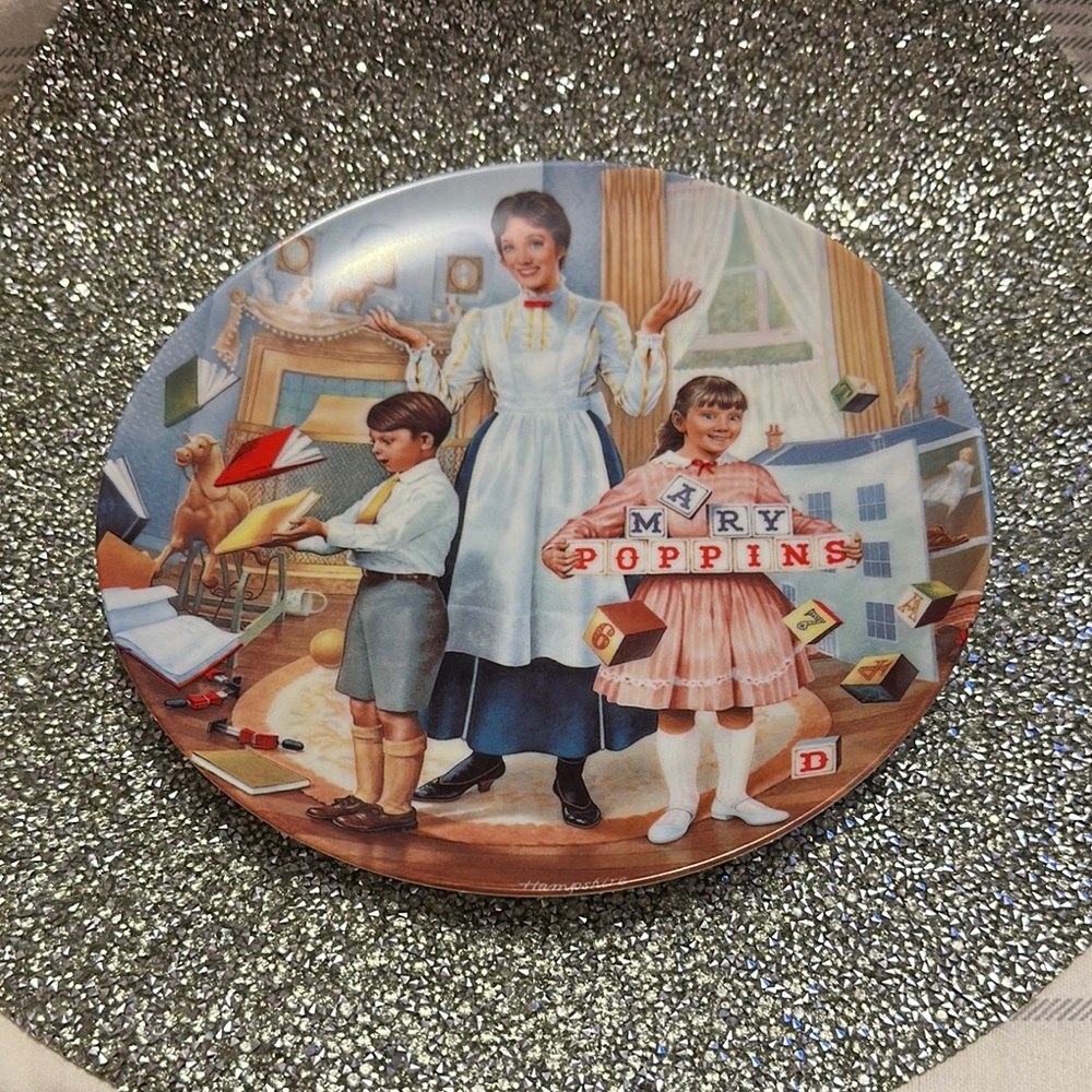 Mary Poppins Decorative Plate